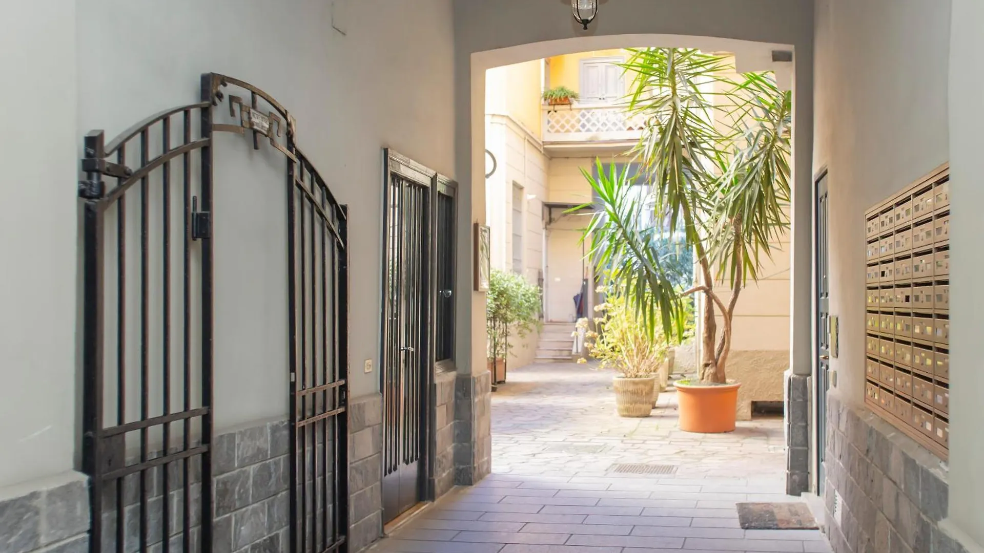 Attico Verde - Terrazza Privata tra i Navigli Milan Apartment
